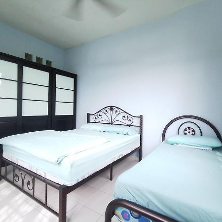 Jen Pd Homestay - Unique, Antique House No Wifi Port Dickson Exterior photo